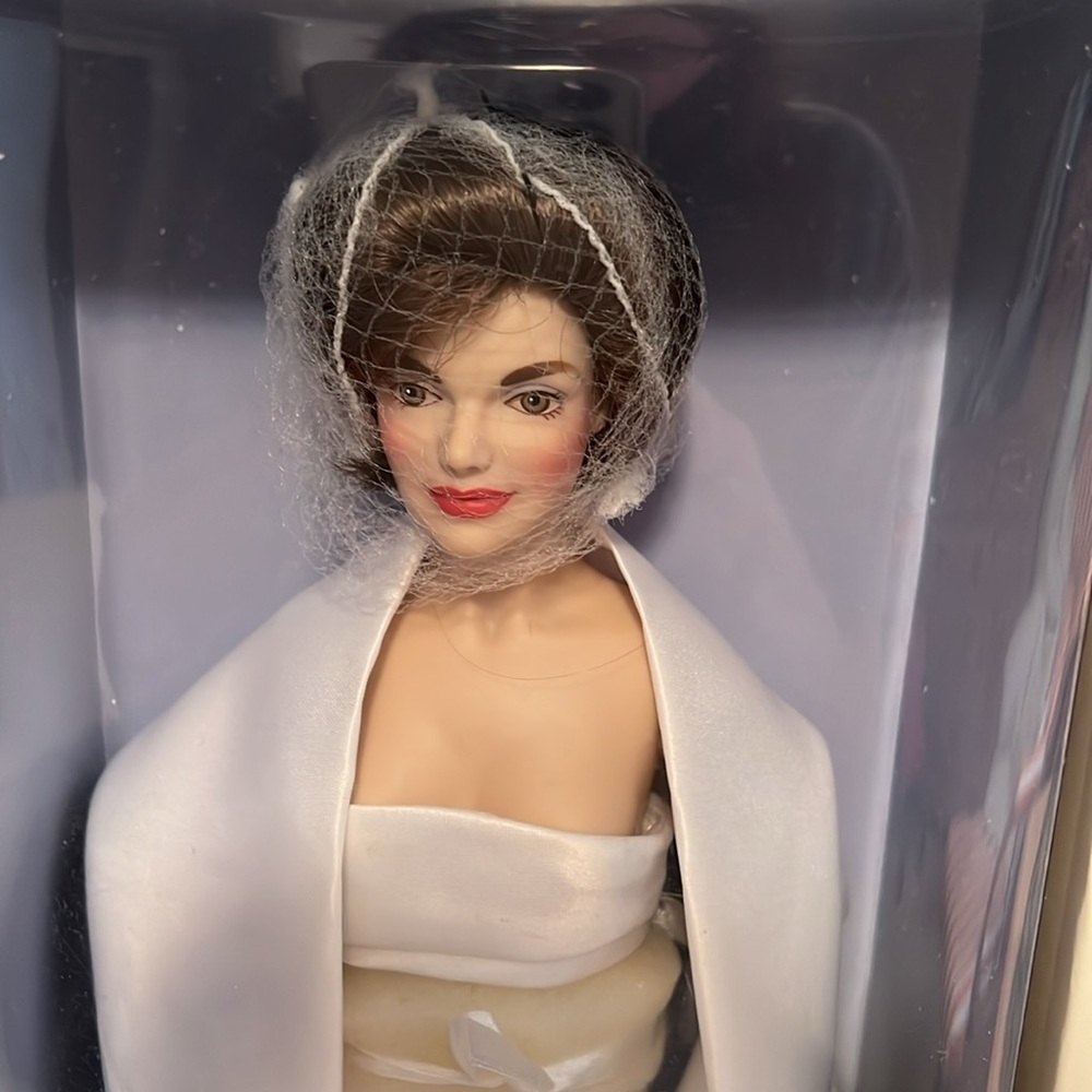 The Jackie Doll Franklin Heirloom Dolls NEW IN Box - Picture 4 of 4
